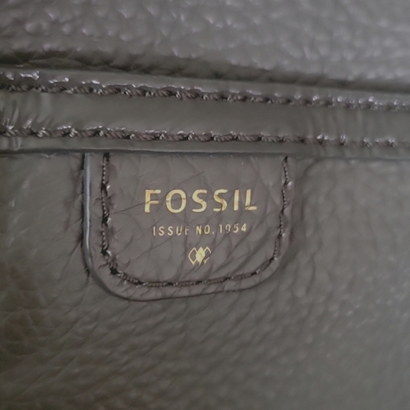 Fossil Women's Mimi Pebbled Leather Goldtone Hardware Chain Link Satchel - Picture 11 of 11